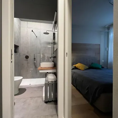 아파트 Casa Da Anna, Incantevole Nel Cuore Di Alba, Di Design - Parcheggio *