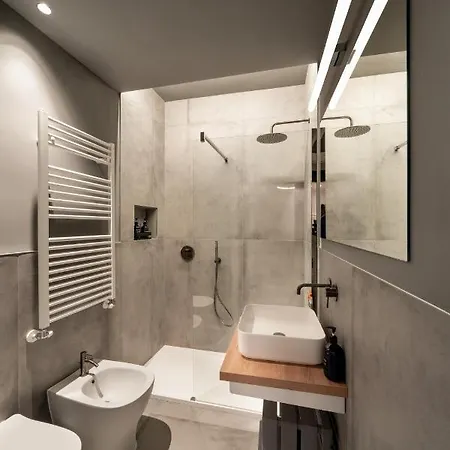아파트 Casa Da Anna, Incantevole Nel Cuore Di Alba, Di Design - Parcheggio 알바