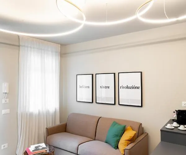 Apartment Casa Da Anna, Incantevole Nel Cuore Di Alba, Di Design - Parcheggio